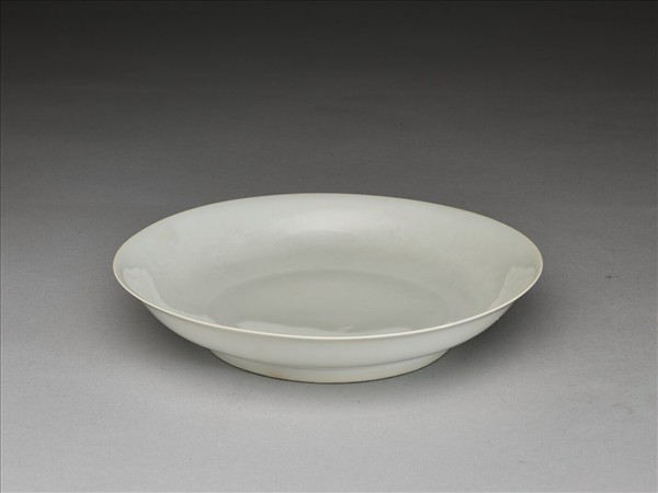 甜白半脫胎雲龍紋盤