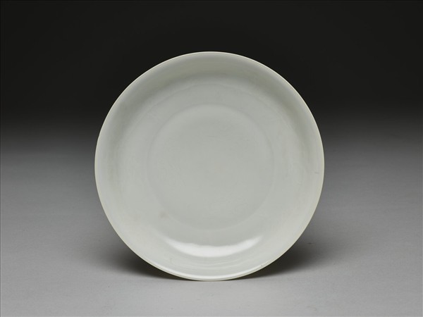 甜白半脫胎雲龍紋盤