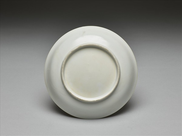 甜白半脫胎雲龍紋盤