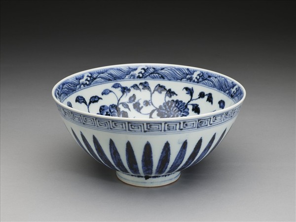 青花花卉紋蓮子碗
