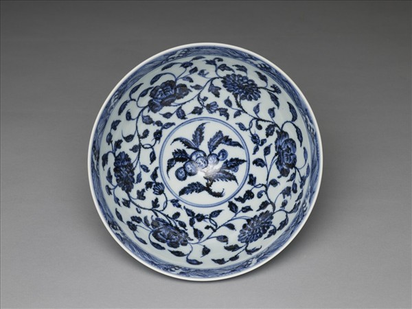 青花花卉紋蓮子碗