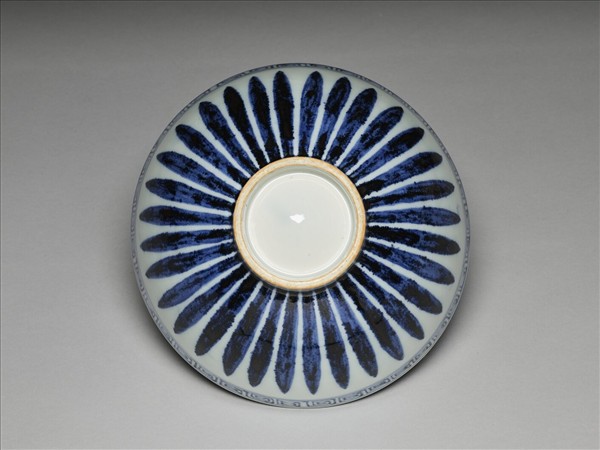 青花花卉紋蓮子碗