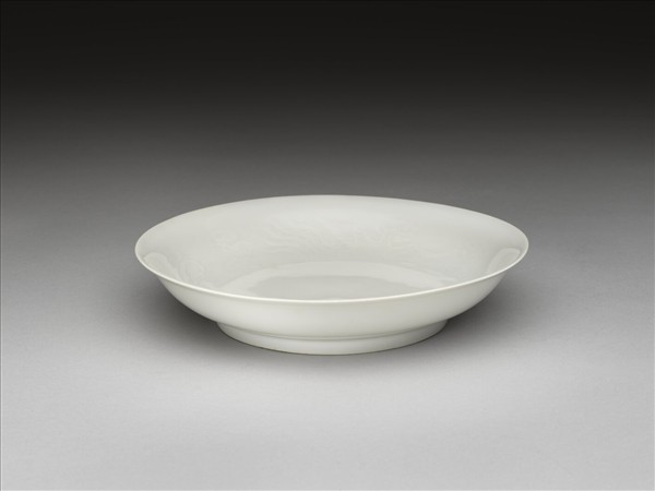 甜白半脫胎雲鳳紋盤