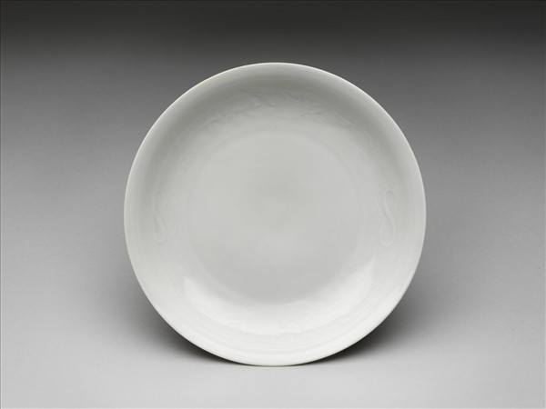 甜白半脫胎雲鳳紋盤