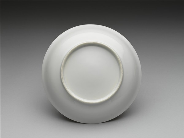 甜白半脫胎雲鳳紋盤