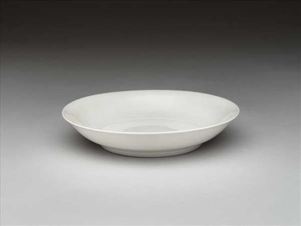 甜白半脫胎雲鳳紋盤