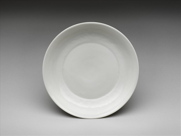 甜白半脫胎雲鳳紋盤