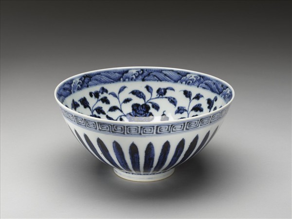 青花花卉紋蓮子碗