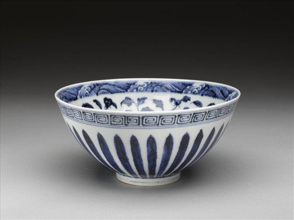 青花花卉紋蓮子碗