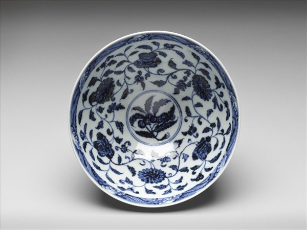 青花花卉紋蓮子碗