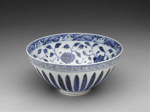 青花花卉紋蓮子碗