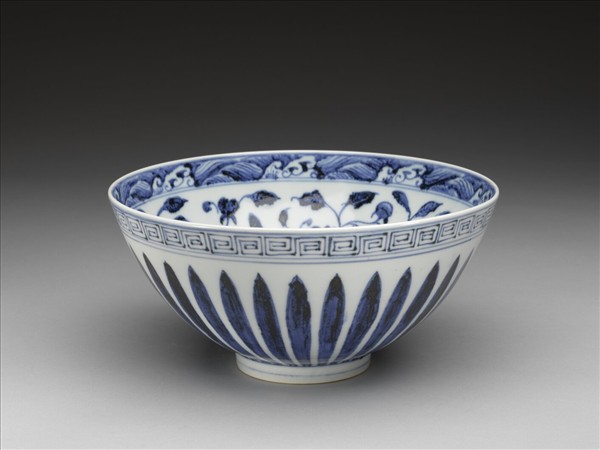 青花花卉紋蓮子碗