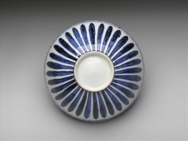 青花花卉紋蓮子碗