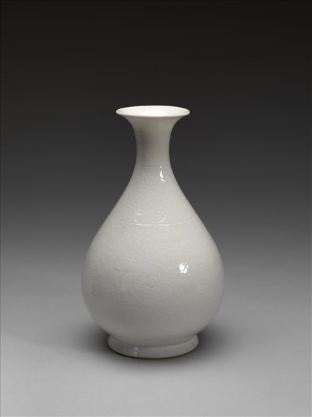 白瓷劃花花卉紋玉壺春瓶