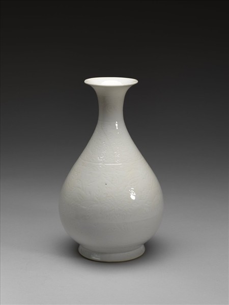 白瓷劃花花卉紋玉壺春瓶