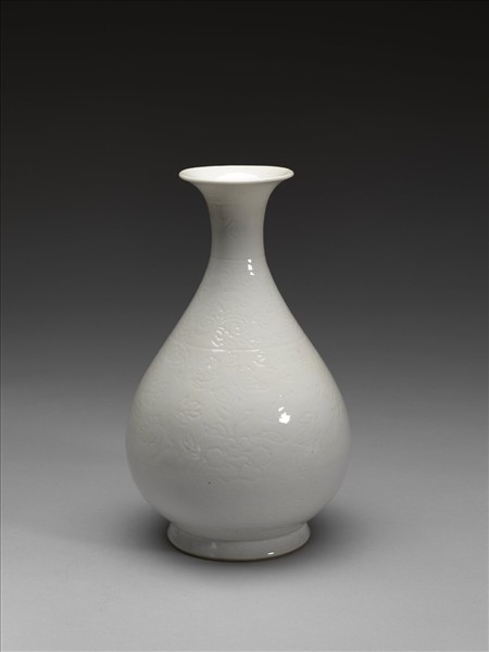 白瓷劃花花卉紋玉壺春瓶