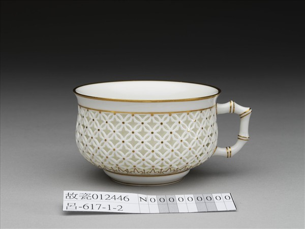 法國 塞弗爾窯 白瓷描金鏤空雕花茶杯