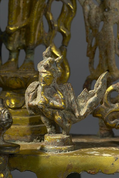 銅鎏金菩薩龕像