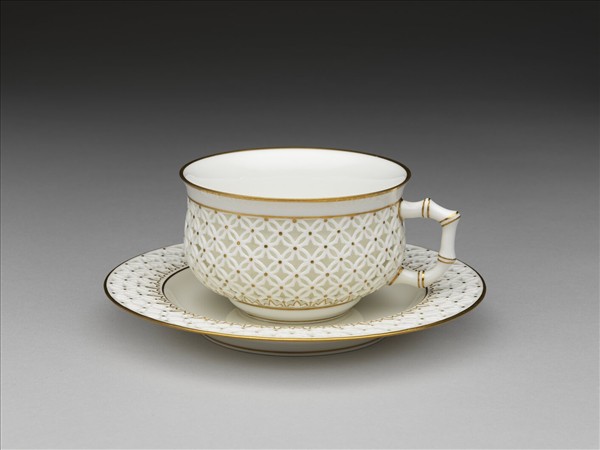 法國 塞弗爾窯 白瓷描金鏤空雕花杯托