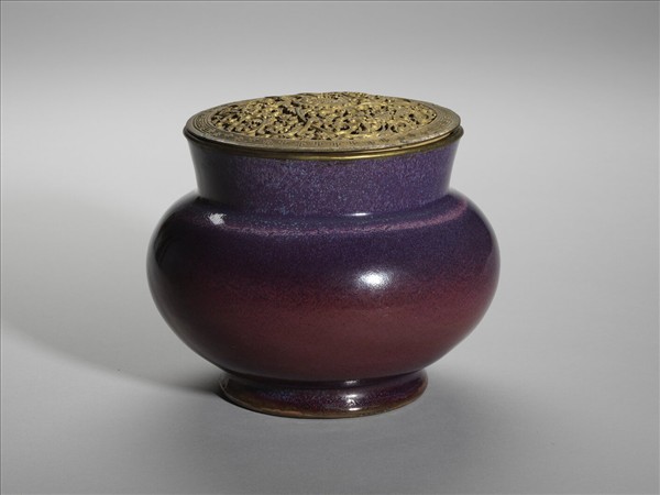 鈞窯 葡萄紫釉渣斗式花盆