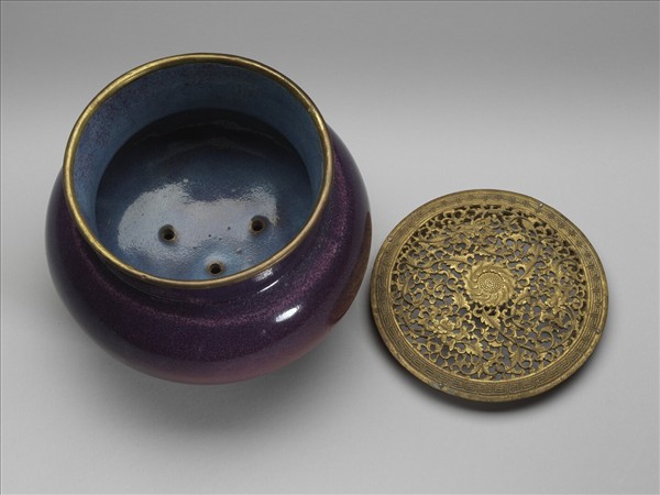 鈞窯 葡萄紫釉渣斗式花盆