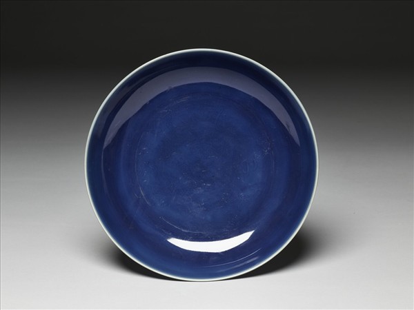 霽青釉暗龍紋盤