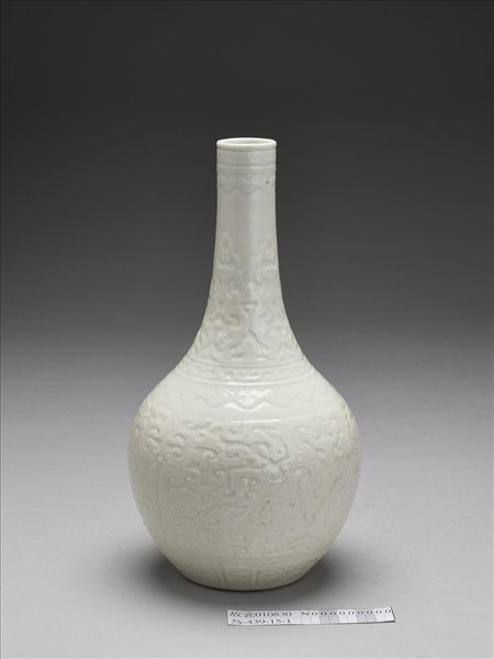 白瓷夔龍紋膽瓶