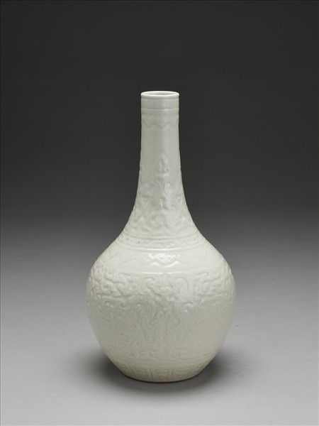 白瓷夔龍紋膽瓶