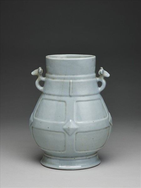 仿鈞釉鹿耳扁壺