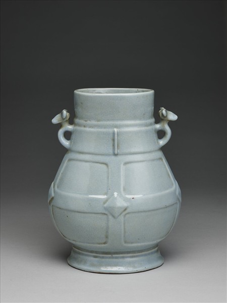 仿鈞釉鹿耳扁壺