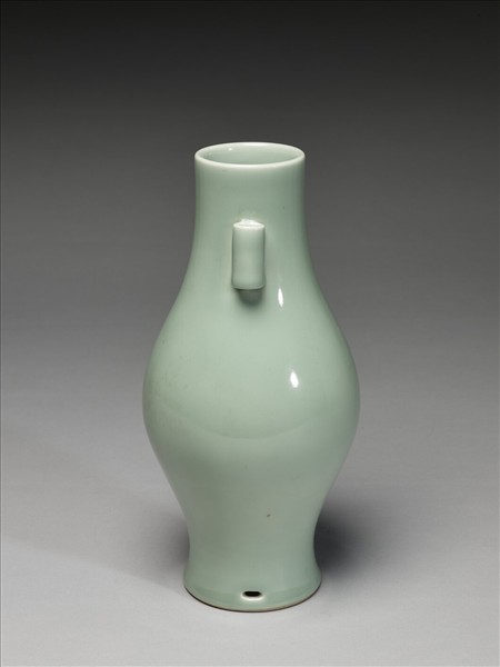 青瓷貫耳瓶