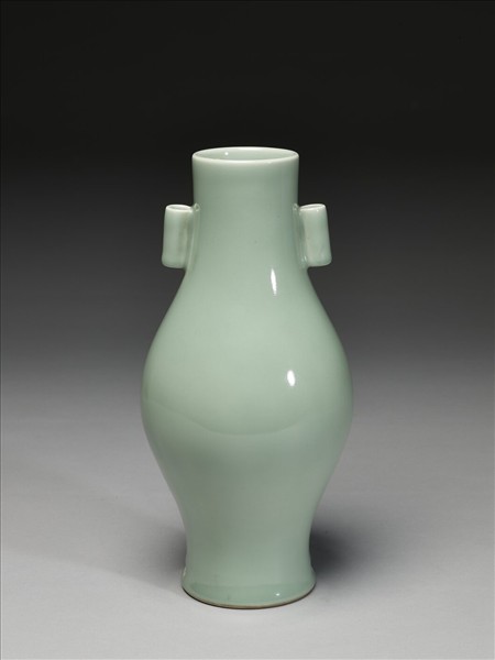 青瓷貫耳瓶