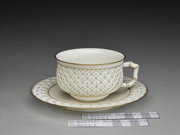 法國 塞弗爾窯 白瓷描金鏤空雕花杯托