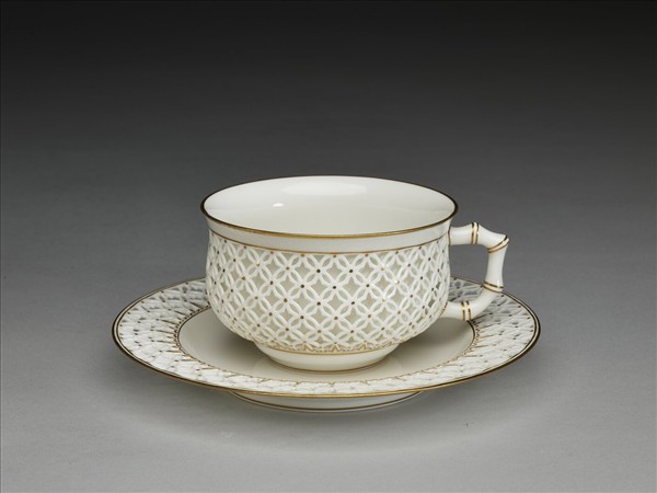 法國 塞弗爾窯 白瓷描金鏤空雕花杯托