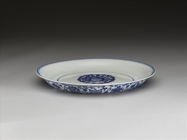 青花蓮托八吉祥紋盤