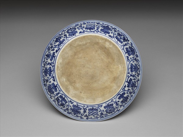 青花蓮托八吉祥紋盤