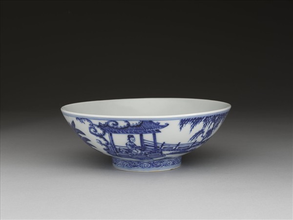 青花庭園仕女圖碗