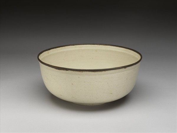 定窯 白瓷劃花水波紋碗