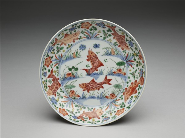 鬥彩魚藻紋盤