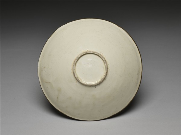 定窯 白瓷劃花蓮花紋葵口碗