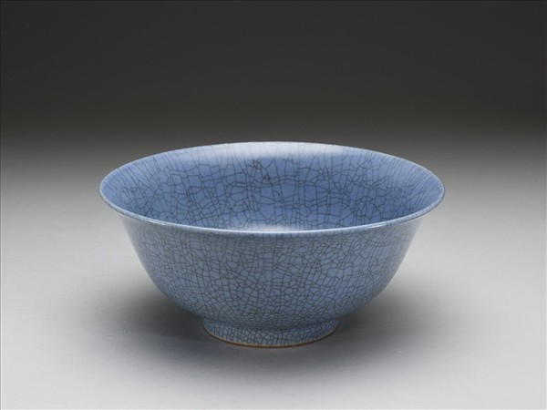 天藍釉撇口碗
