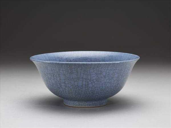 天藍釉撇口碗