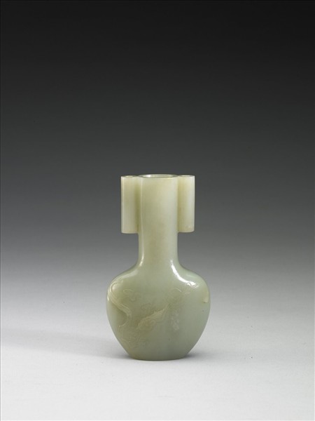玉雕梅花貫耳瓶