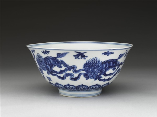 青花獅子紋碗