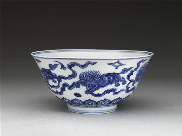 青花獅子紋碗