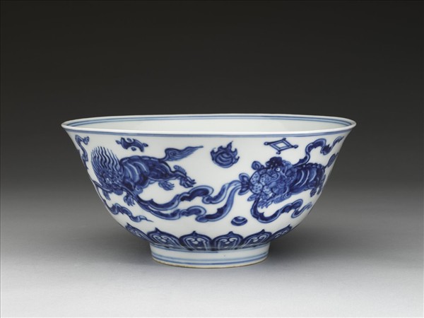 青花獅子紋碗