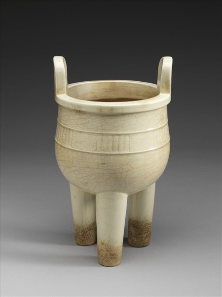 德化窯 白瓷三足鼎