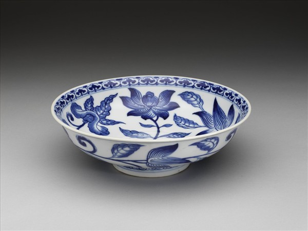 青花蓮花紋碗