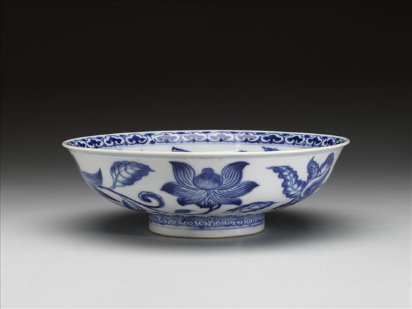 青花蓮花紋碗