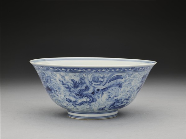 青花海獸紋碗